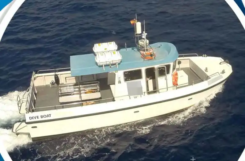 Kapal kerja keur dijual