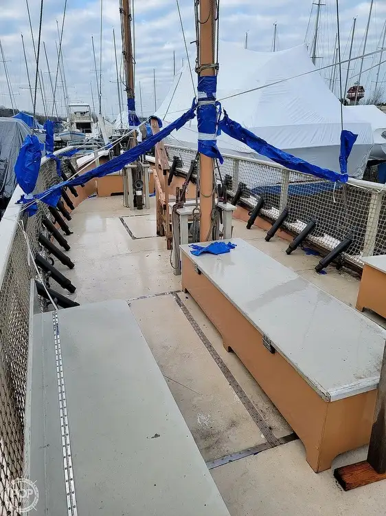 Kapal pesiar keur dijual