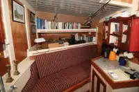 Tongkang keur dijual