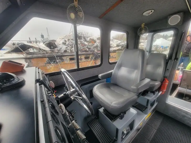 Kapal kerja keur dijual