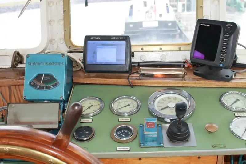 Kapal penarik keur dijual