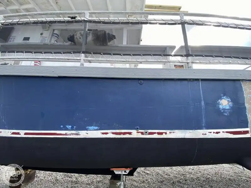 Kapal pesiar keur dijual