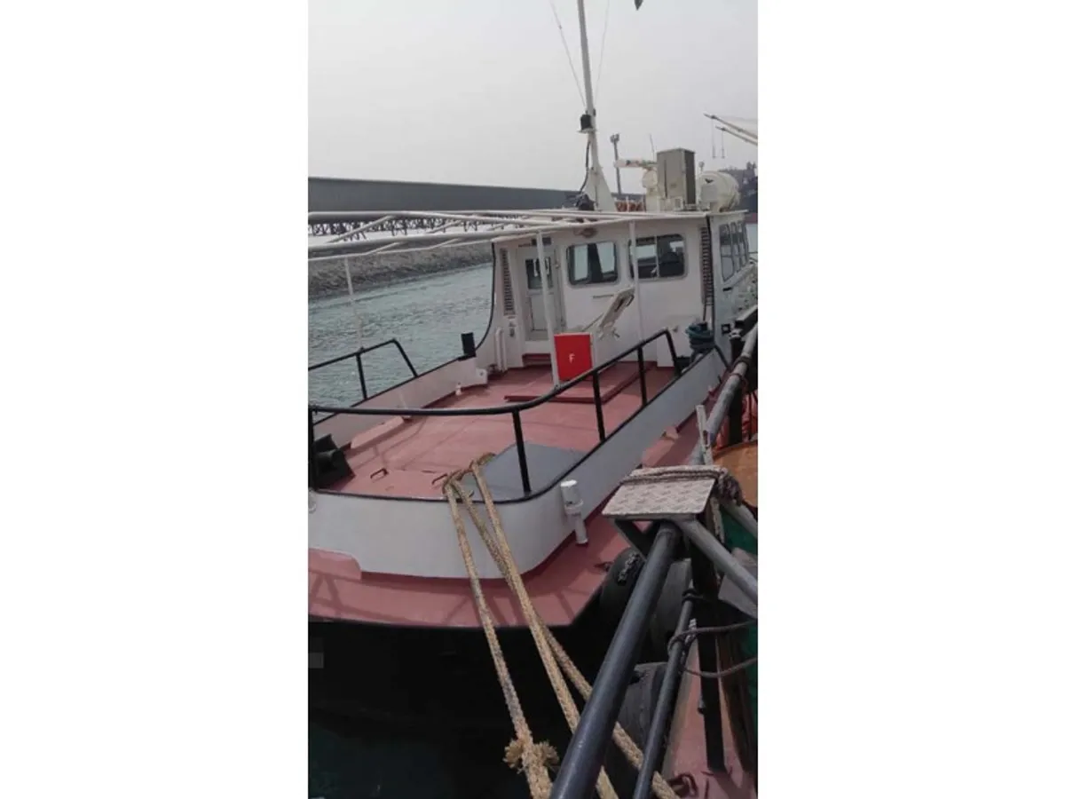 Kapal kerja keur dijual