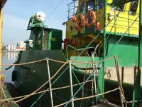 Tongkang keur dijual