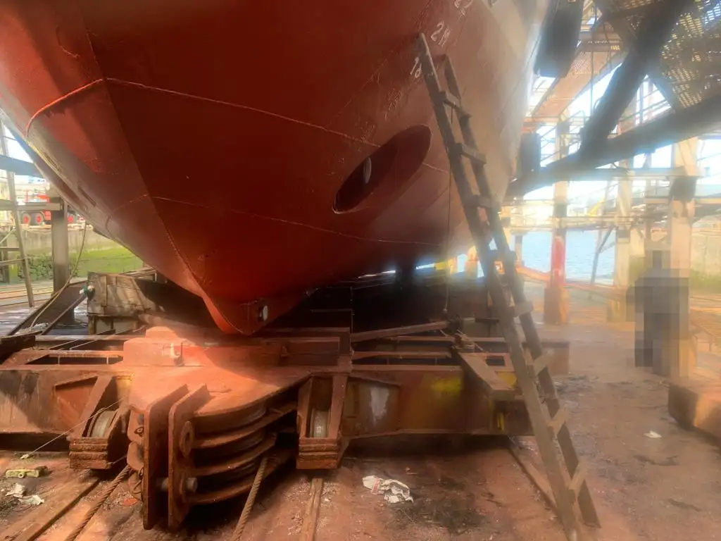 Kapal kerja keur dijual