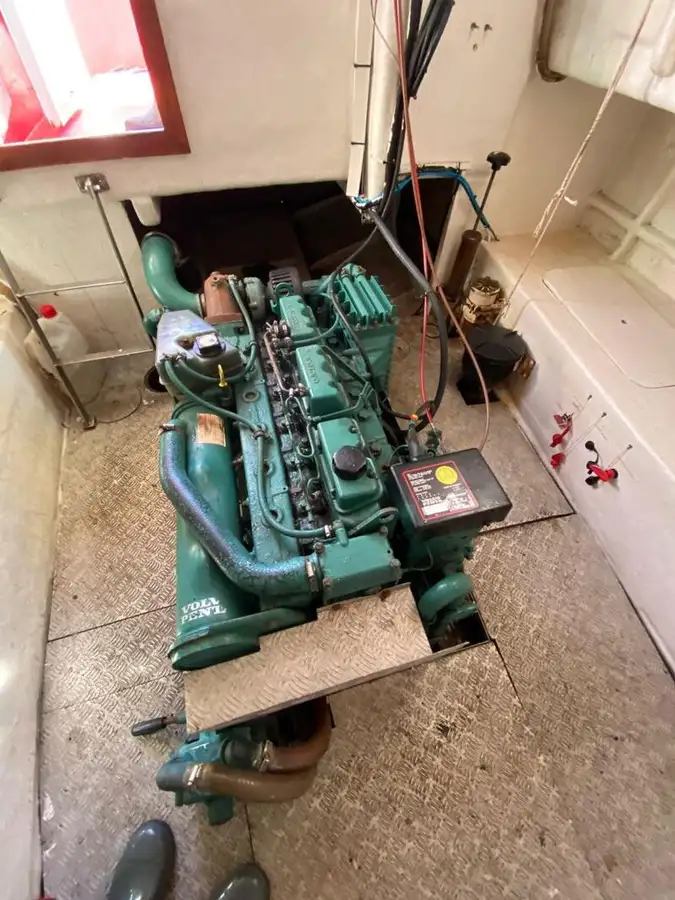 Kapal kerja keur dijual