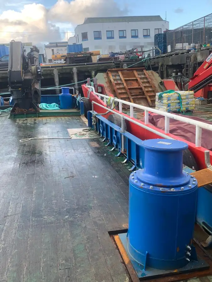 Kapal kerja keur dijual