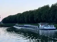 Kapal pangangkut barang curah keur dijual