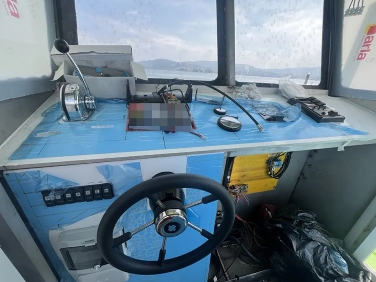 Kapal kerja keur dijual