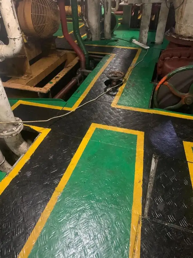 Kapal pasokan keur dijual