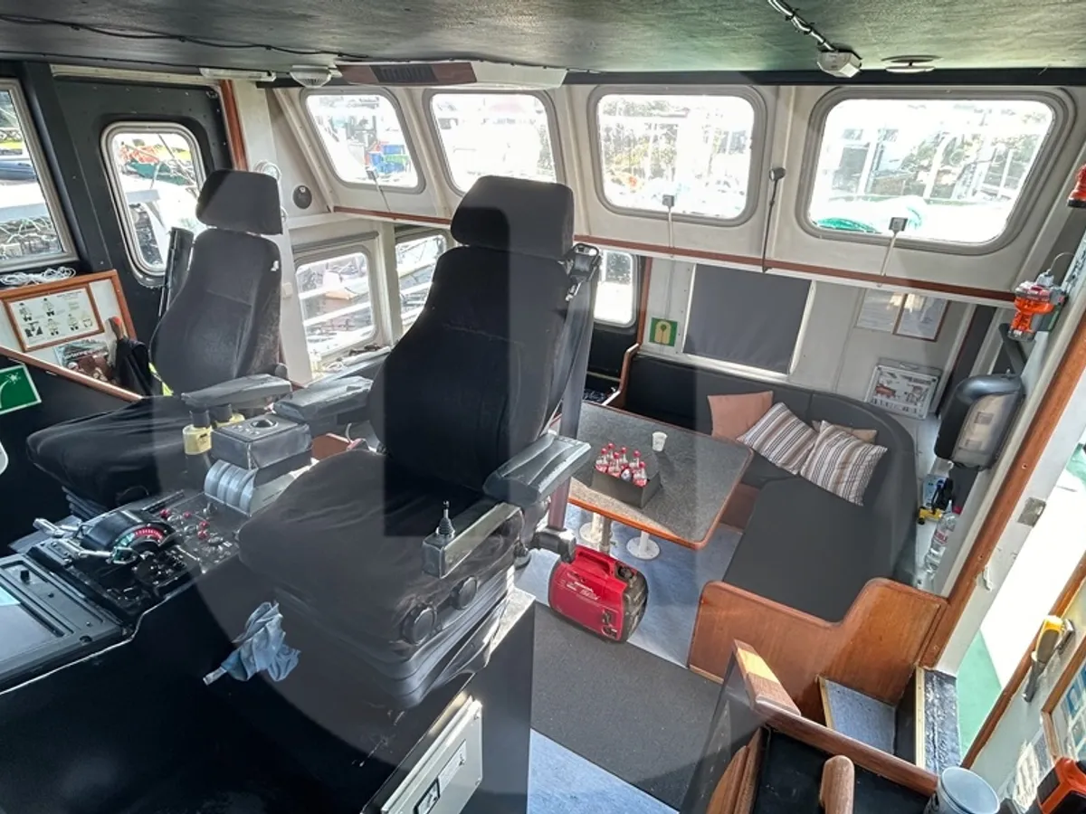 Kapal kerja keur dijual