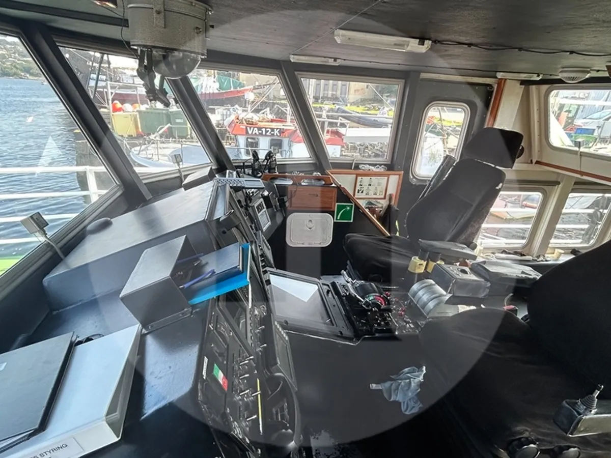 Kapal kerja keur dijual