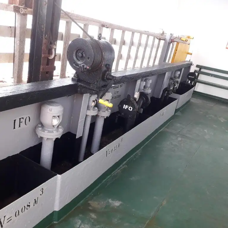Kapal pangangkut barang curah keur dijual