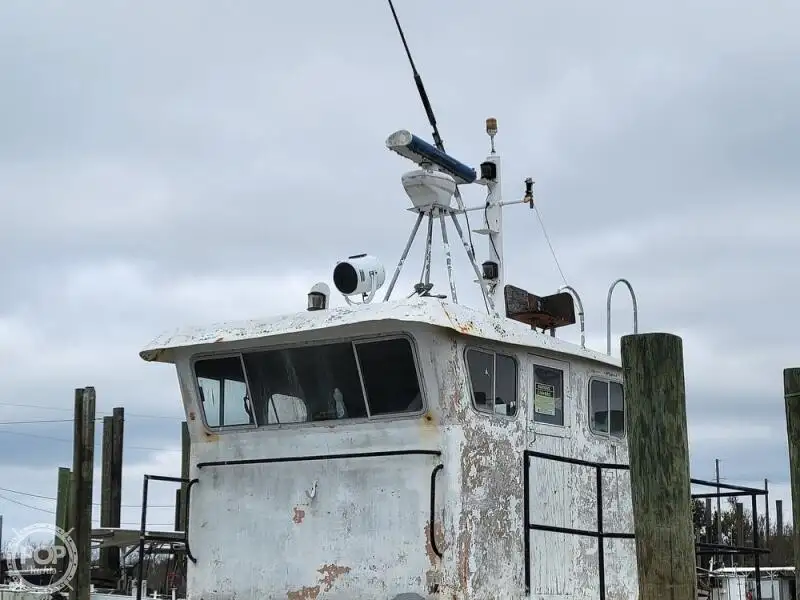 Kapal pasokan keur dijual