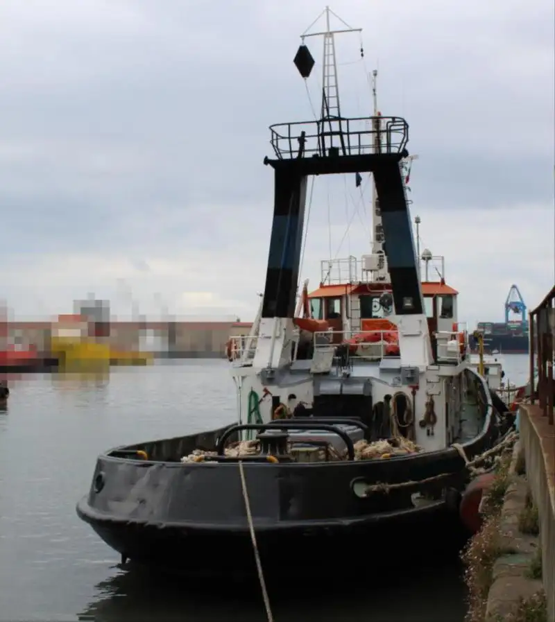 Kapal penarik keur dijual