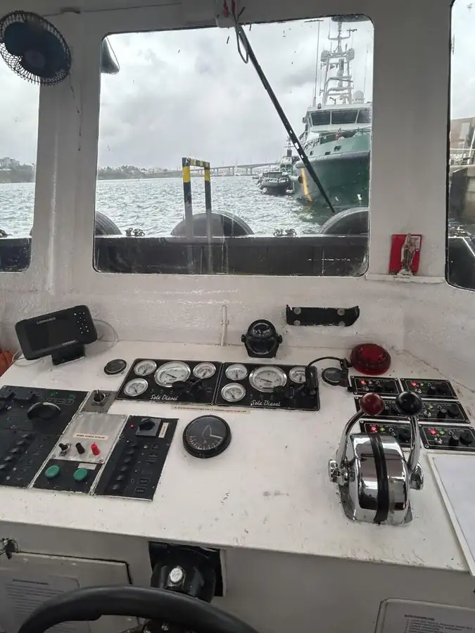 Kapal kerja keur dijual