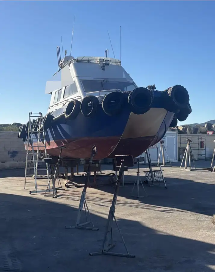 Kapal kerja keur dijual