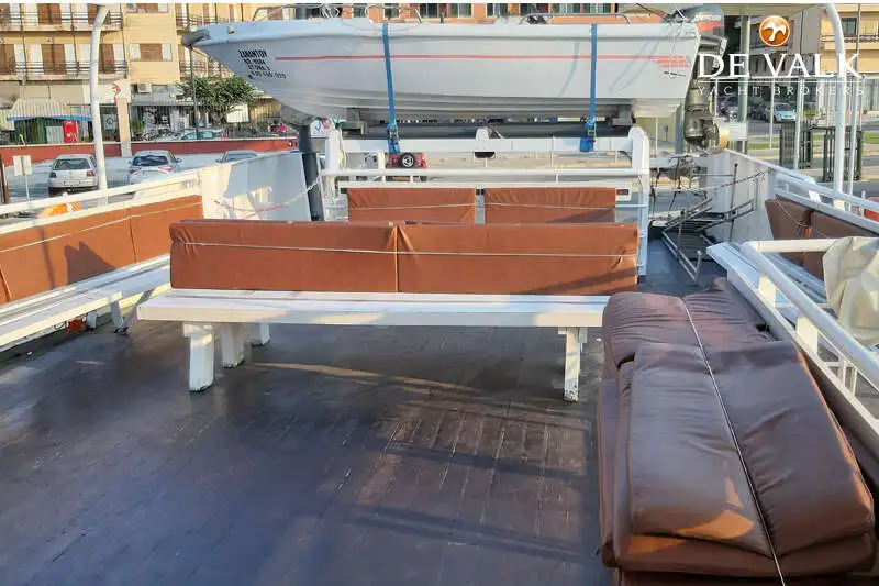 Kapal pesiar keur dijual