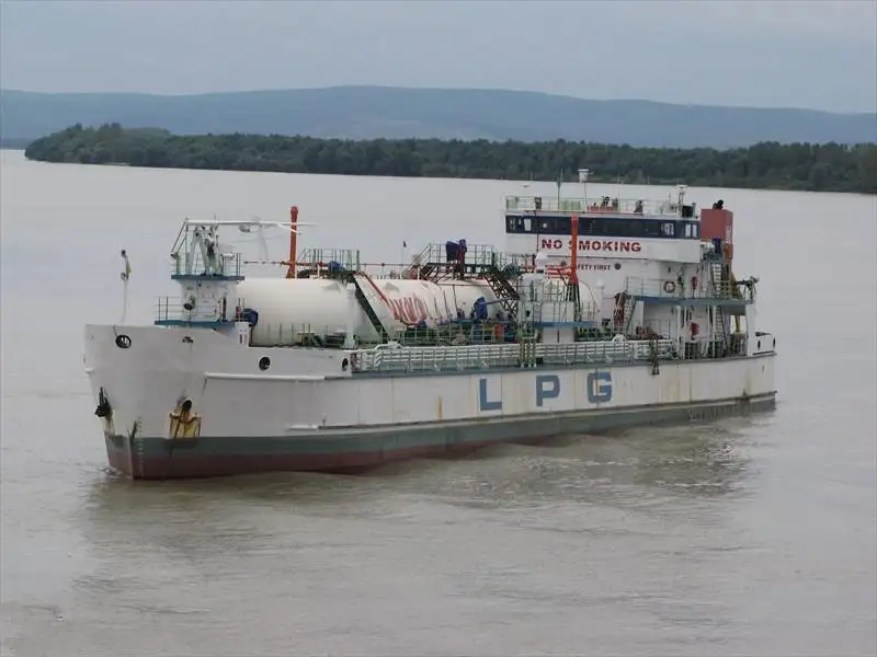 Kapal pangangkut LNG keur dijual