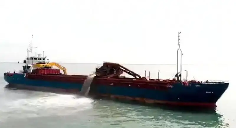 Kapal keruk keur dijual