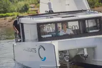 Kapal wadahna pikeun dijual