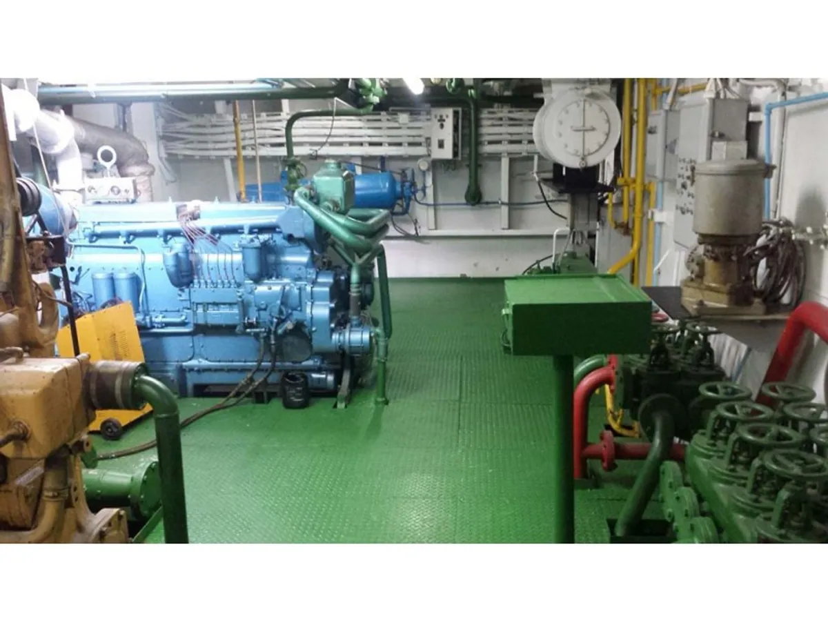 Kapal keruk keur dijual