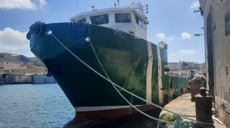 Kapal kerja keur dijual