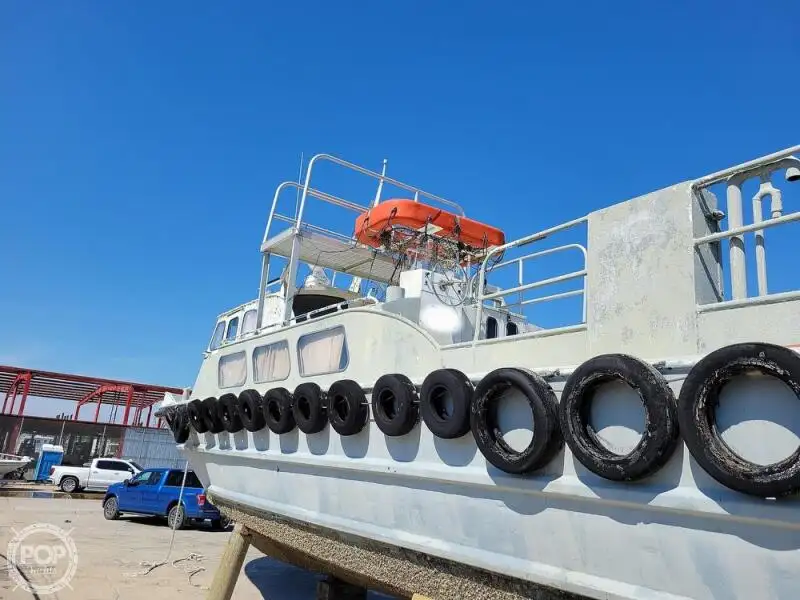 Kapal kru keur dijual