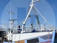 Kapal pangangkut lauk hirup keur dijual