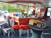 Kapal pesiar keur dijual