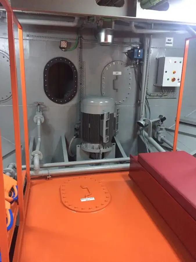 Kapal pesiar keur dijual