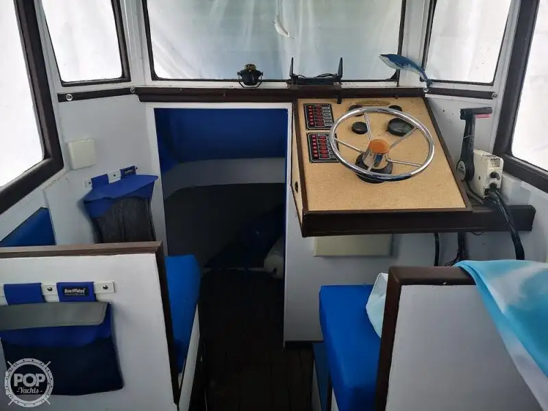 Kapal pangolahan lautan keur dijual