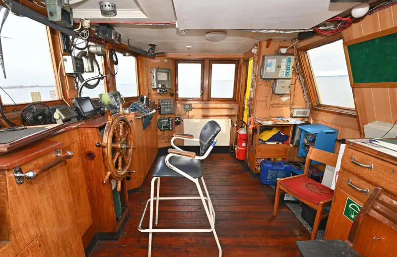 Kapal penarik keur dijual