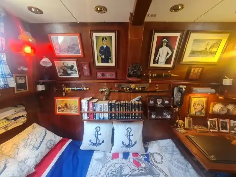 Kapal pemadam kebakaran keur dijual