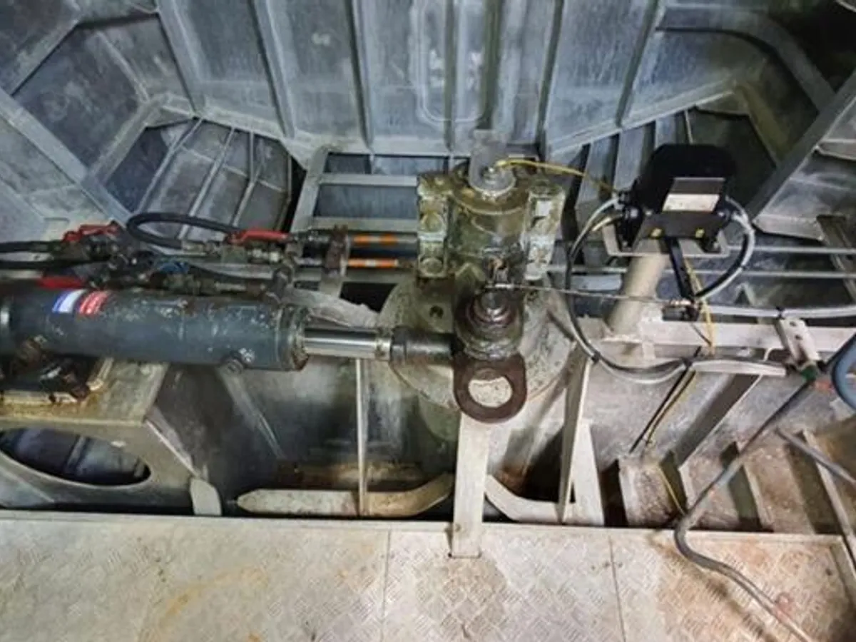 Kapal kerja keur dijual