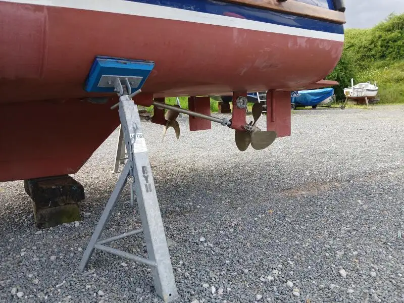 Kapal kerja keur dijual