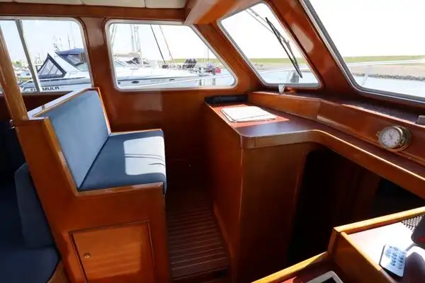 Kapal pesiar keur dijual
