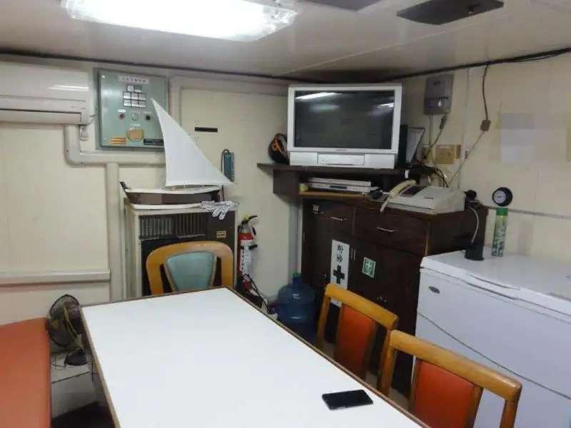 Kapal pasokan keur dijual