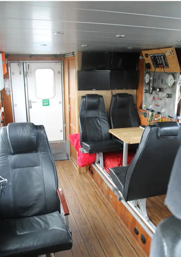 Kapal survei keur dijual
