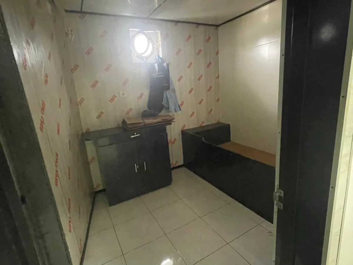 Tongkang keur dijual