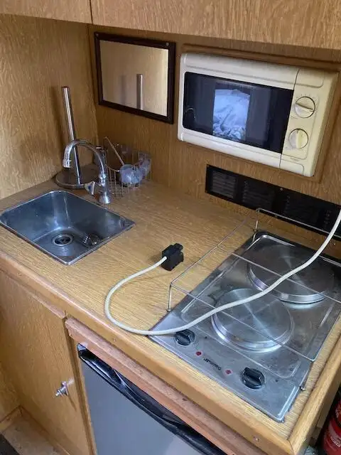 Kapal kerja keur dijual
