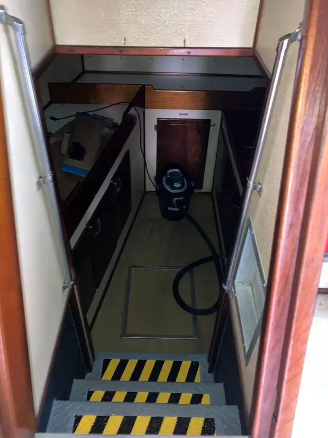 Kapal kru keur dijual
