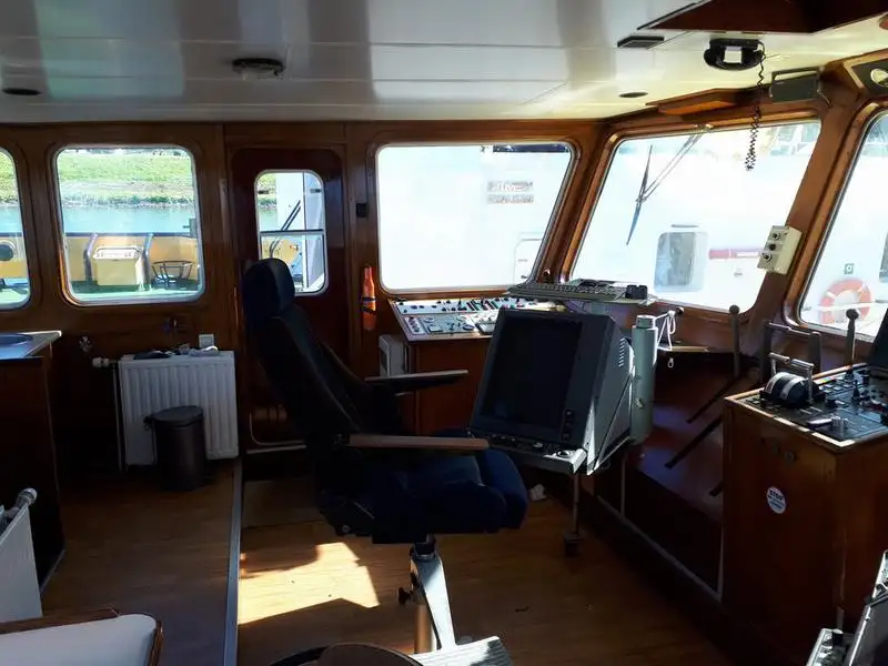Kapal keruk keur dijual
