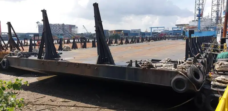 Tongkang keur dijual