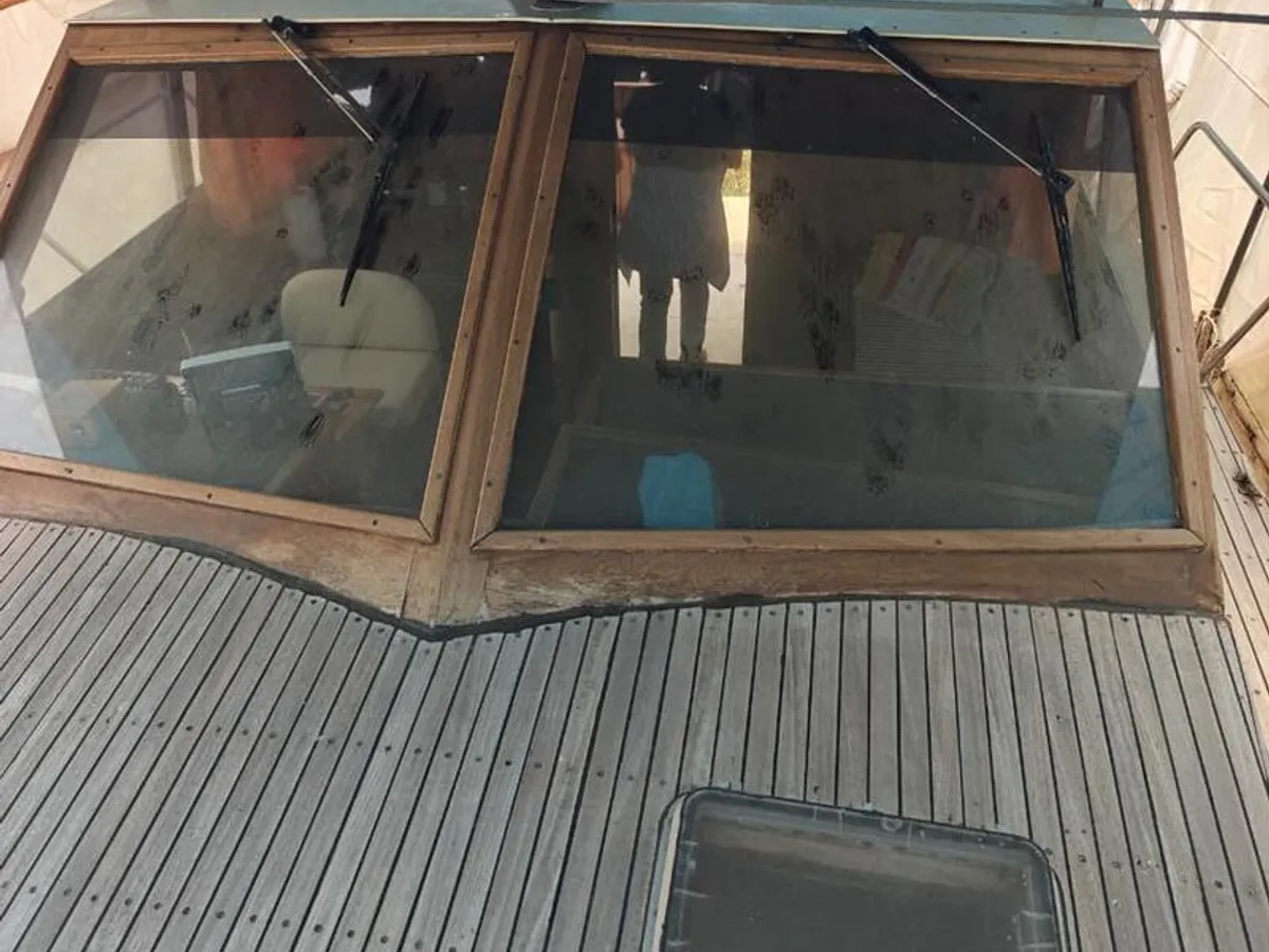 Kapal kerja keur dijual
