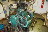 Kapal pangangkut LNG keur dijual