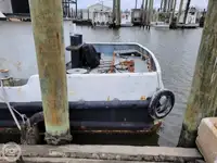 Kapal pasokan keur dijual