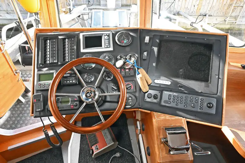 Kapal kerja keur dijual