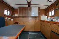 Kapal survei keur dijual