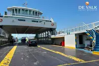 Ro-Ro ship pikeun dijual